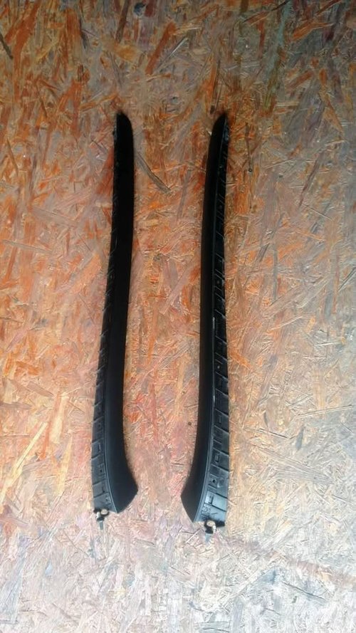 Set ornamente laterale parbriz Seat Toledo, Altea, Altea XL, 2004-2009, 5P0854319C și 5P0854320C