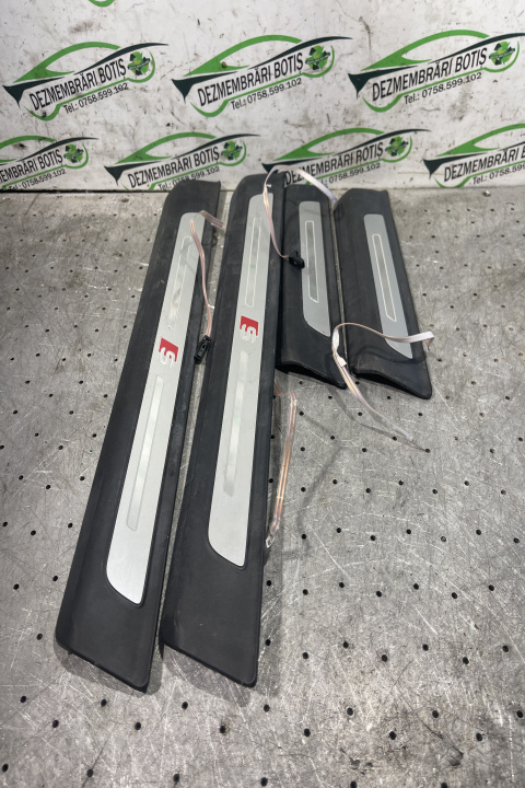 Set ornamente praguri 4M0 947 418 Audi Q8 [2018 - 2022] Crossover