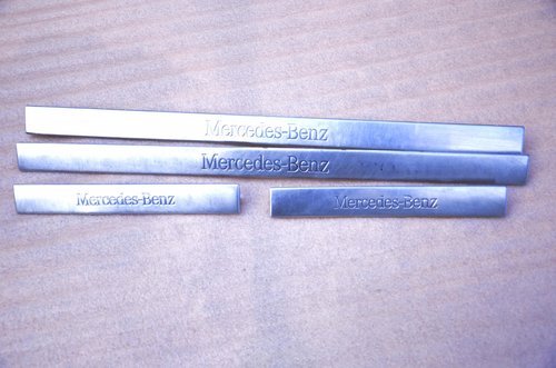 SET PATRU ORNAMENTE INOX PRAGURI MERCEEDS ML W163 ML 270 ML320 ML 400 ML55 2003 2004 2005