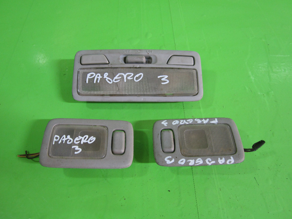 SET PLAFONIERA / ILUMINATOR INTERIOR MITSUBISHI PAJERO SHOGUN III 4X4 FAB. 1999 – 2007 ⭐⭐⭐⭐⭐