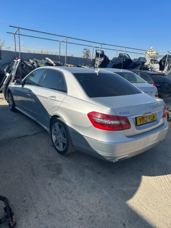 Set praguri e class w212 AMG in stare foarte buna originale