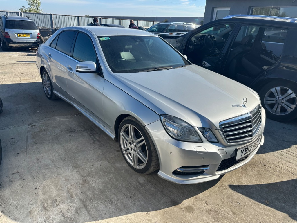 Set praguri e class w212 AMG in stare foarte buna originale