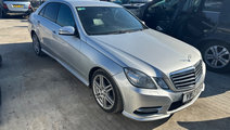 Set praguri e class w212 AMG in stare foarte buna ...