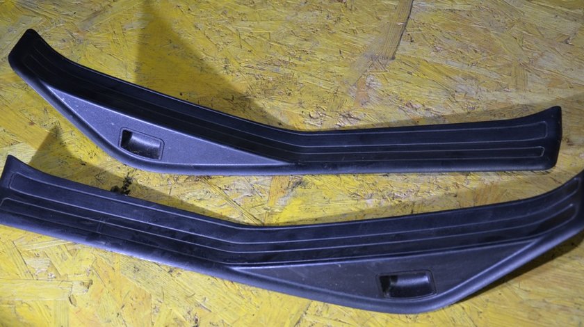 Set praguri interne spate BMW E46, 318, i, 2001