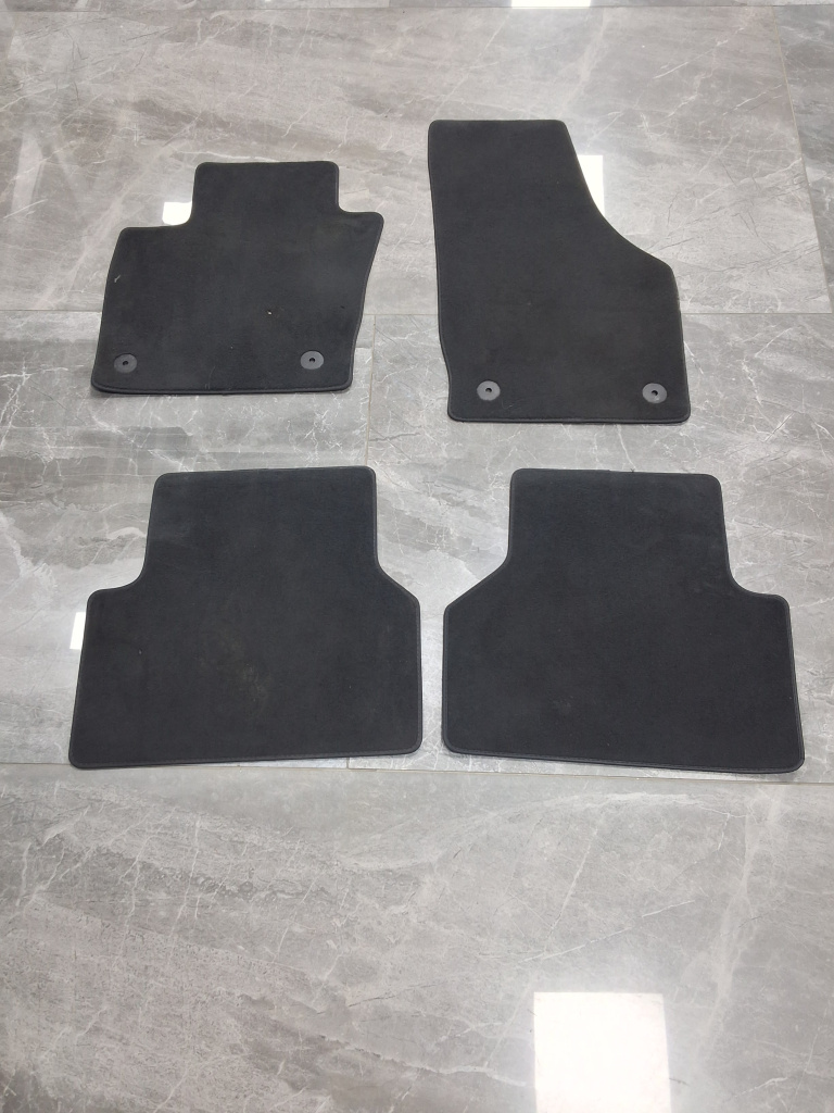 Set presuri Audi Q3 (2011-2017) [8U] 2.0 Motorina 2015, VOLAN STANGA / 8U1863714
