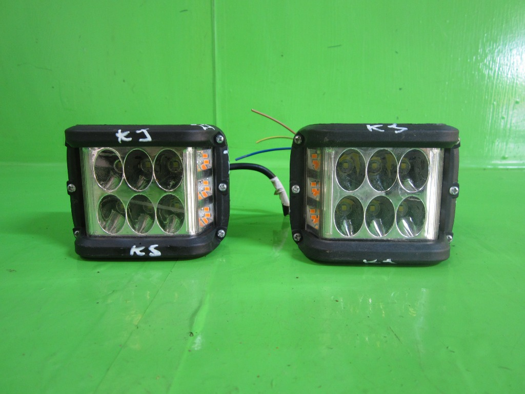 SET PROIECTOARE LED JEEP CHEROKEE KJ LIBERTY 4x4 FAB. 2001 - 2008 ⭐⭐⭐⭐⭐