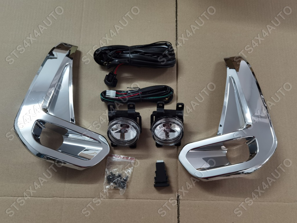 SET PROIECTOARE TOYOTA HILUX REVO 2021-2024 CU ORNAMENT CROMATE [OE LOOK]