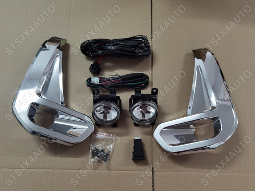 SET PROIECTOARE TOYOTA HILUX REVO 2021-2024 CU ORNAMENT CROMATE [OE LOOK]