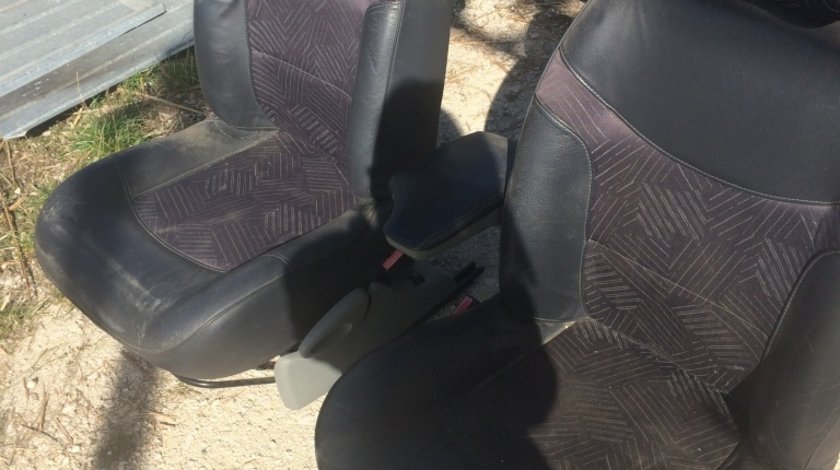 Set scaune piele renault scenic 1.9 2003
