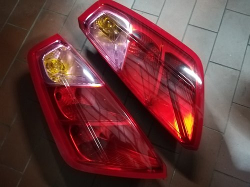 Set stopuri Fiat Grande Punto an 2008 cod: 27460102-27460101