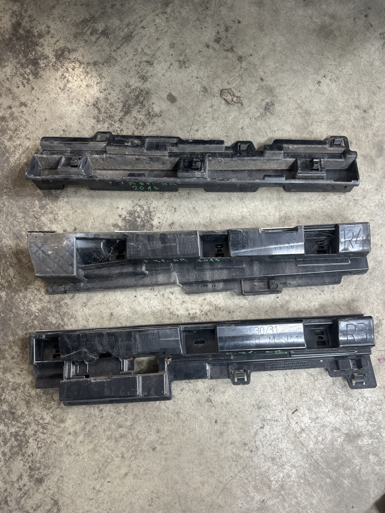 Set suport prag dreapta BMW Seria 3 F31 2.2 Motorina 2013, -