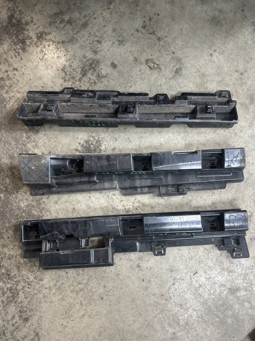 Set suport prag dreapta BMW Seria 3 F31 2.2 Motorina 2013, -