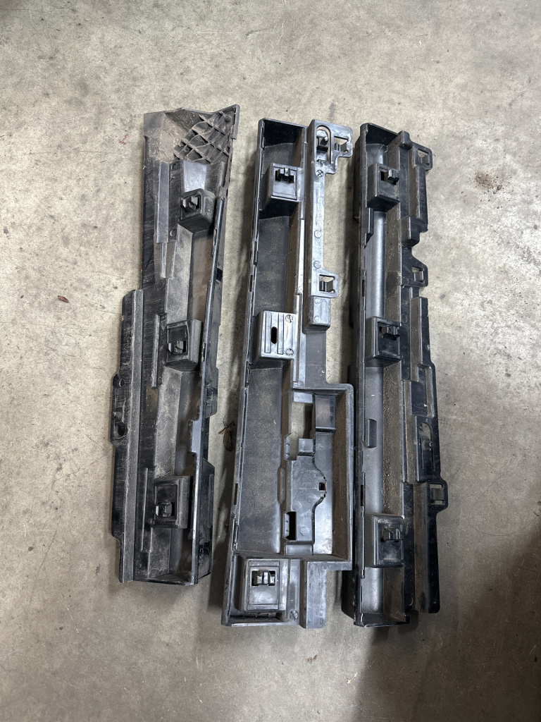 Set suporti prag stânga BMW Seria 3 F31 2.2 Motorina 2013, -