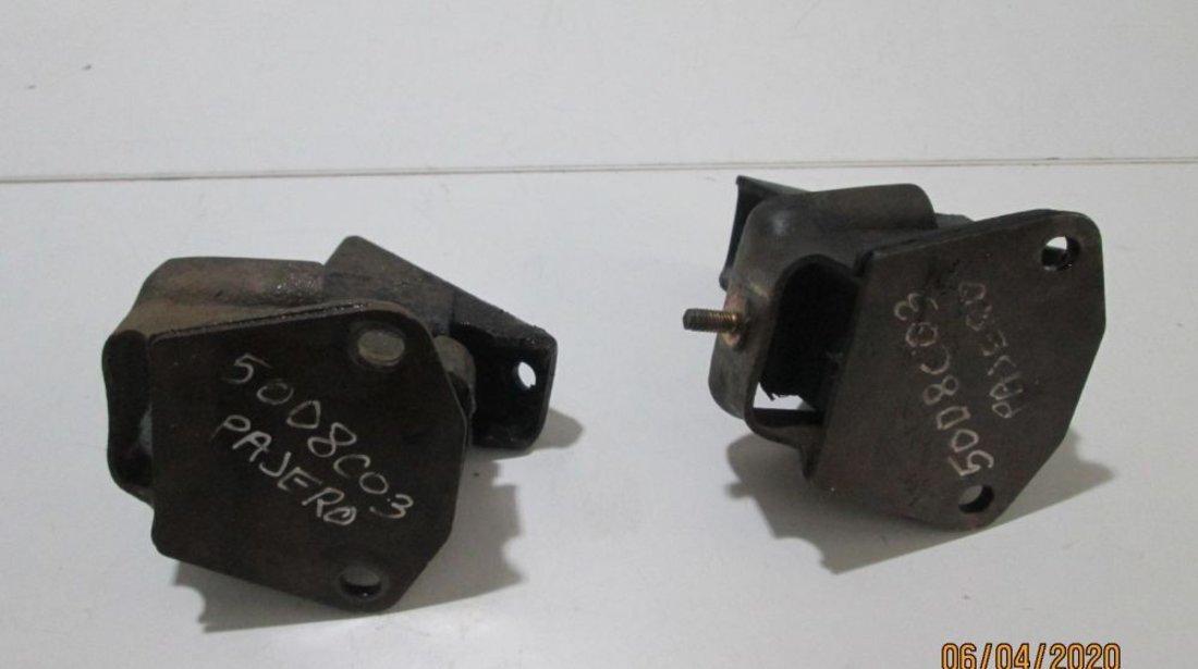 Set tampoane motor Mitsubishi Pajero an 2000-2001-2002-2003-2004-2005-2006-2007 cod MR210868