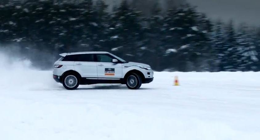 Sfaturi de mers pe zapada de la Land Rover