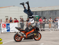 Show de acrobatii pe motocicleta la Romexpo