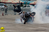 Show de acrobatii pe motocicleta la Romexpo