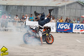 Show de acrobatii pe motocicleta la Romexpo