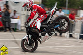 Show de acrobatii pe motocicleta la Romexpo