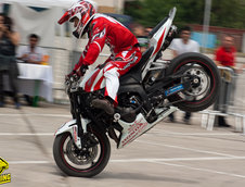 Show de acrobatii pe motocicleta la Romexpo
