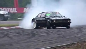 Show si mult fum cu un BMW E24!