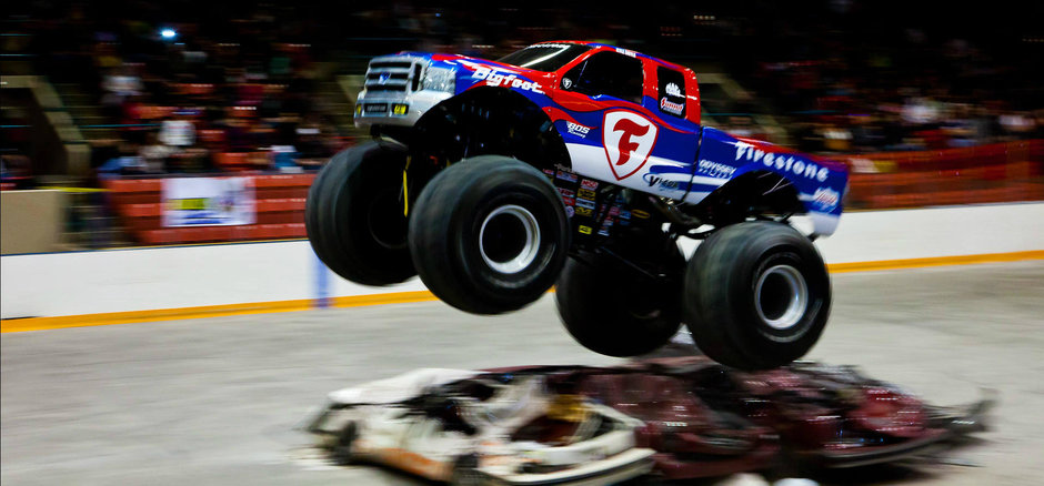 Show-ul MONSTER X TRUCK din America ajunge la Bucuresti pe 30 mai!