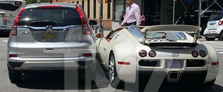 Si-a lovit Bugatti-ul de 1.001 CP la doar 15 minute dupa ce a platit 2 milioane dolari pe el