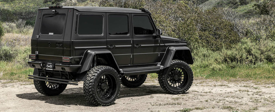 Si-a luat un G550 4x4² dar nu i-a ajuns garda la sol de 410 milimetri. I-a mai pus si jante de 24 de inch pe deasupra Si-a luat un G550 4x4² dar nu i-a ajuns garda la sol de 410 milimetri. I-a mai pus si jante de 24 de inch pe deasupra