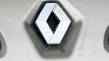 Sigla Emblema de pe Bara Spoiler Fata Renault Clio...