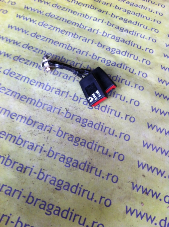 Sigurante centuri spate Volkswagen VW Bora [1998 - 2005] Sedan 1.6 16V MT (105 hp) (1J2)