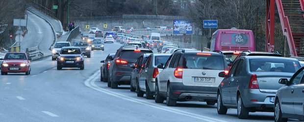 "Sindromul Cozonac" - de ce o iau razna soferii si uita regulile de circulatie in luna decembrie?