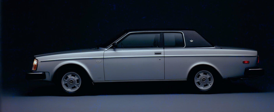 Singurul Volvo cu plafonul imbracat in vinilin implineste 40 de ani Singurul Volvo cu plafonul imbracat in vinilin implineste 40 de ani