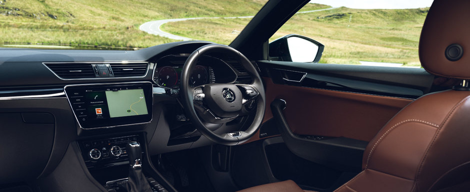 Skoda a lansat o versiune cu motor turbo de 2.0 litri si 477 CP a vechiului Superb, dar nu vrea sa o vanda la nimeni Skoda a lansat o versiune cu motor turbo de 2.0 litri si 477 CP a vechiului Superb, dar nu vrea sa o vanda la nimeni