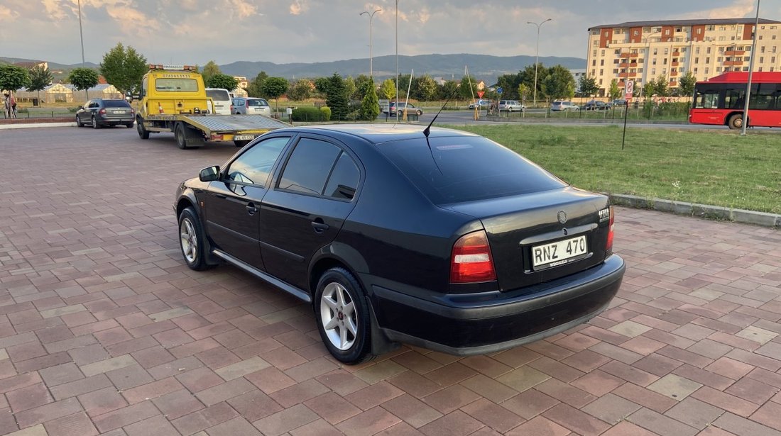 Skoda Octavia 1.6 GLXi 2000