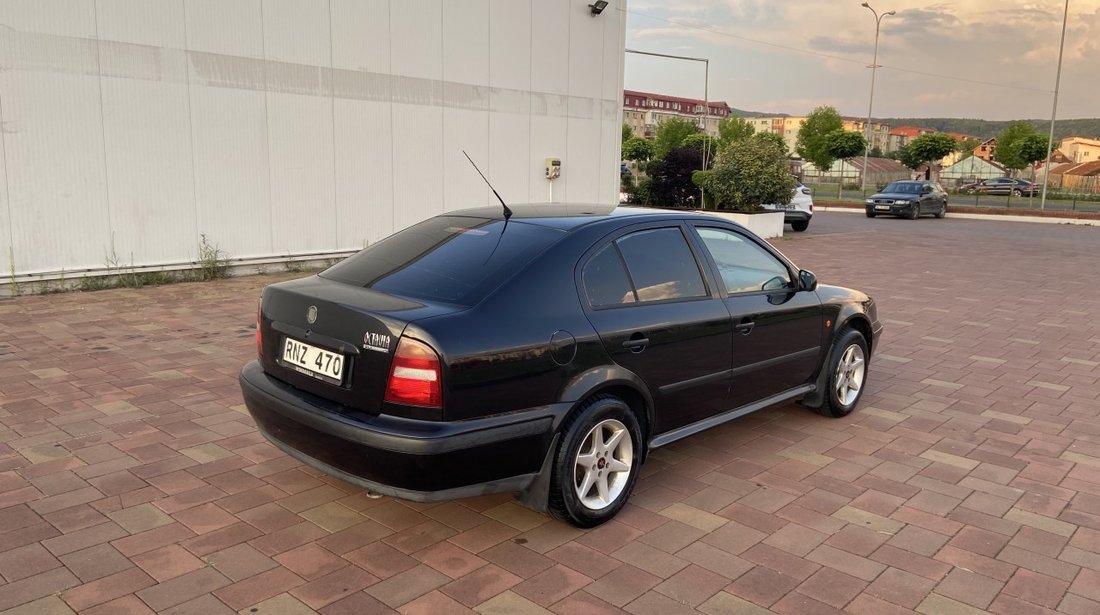 Skoda Octavia 1.6 GLXi 2000