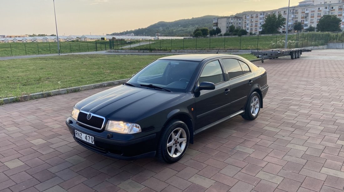 Skoda Octavia 1.6 GLXi 2000