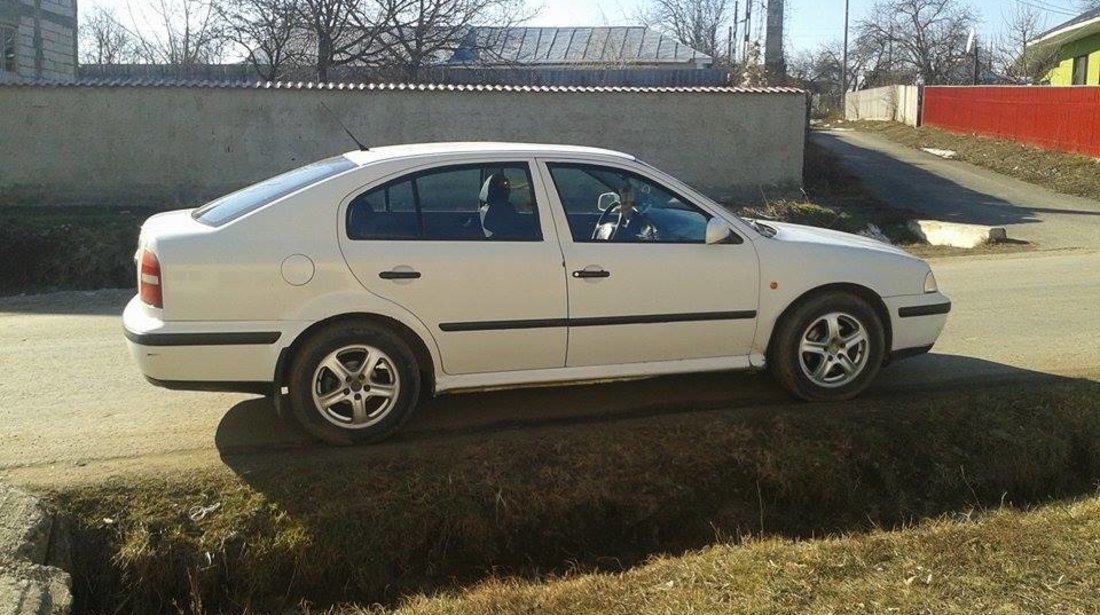 Skoda Octavia 1.8 gpl 1997