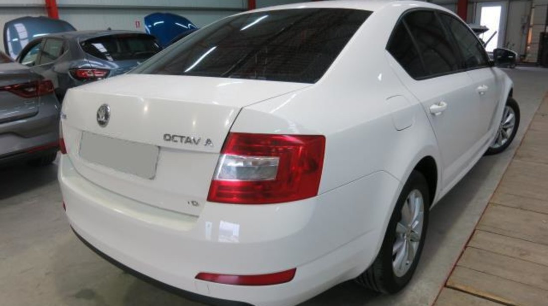 Skoda Octavia Ambition 1.6 TDI 105 CP M5 2013