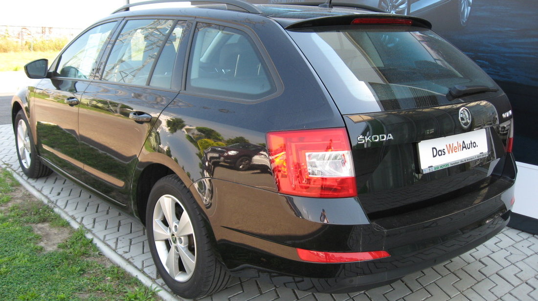 Skoda Octavia Combi Elegance 2.0TDI CR DSG