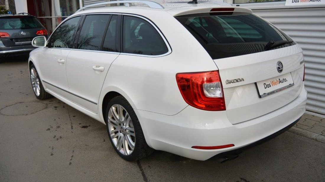 Skoda Superb Combi Elegance 2.0 TDI