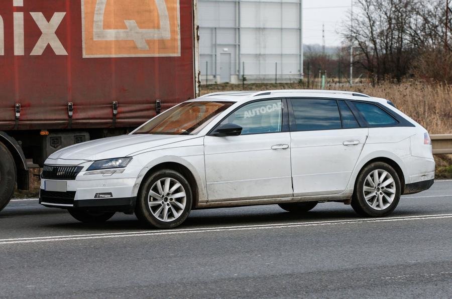 Skoda Superb Combi - Poze Spion