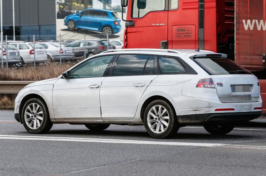 Skoda Superb Combi - Poze Spion