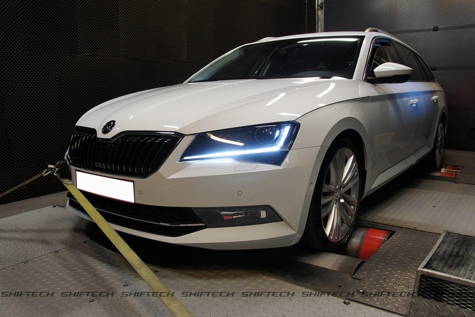 Skoda Superb de la ShifTech Engineering