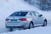 Skoda Superb Facelift - Galerie foto spion