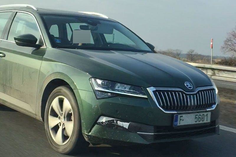 Skoda Superb Facelift - Poze spion