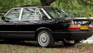 Sleeperul perfect: un BMW E28 cu o turbina uriasa produce 500 cp si pare masina perfecta