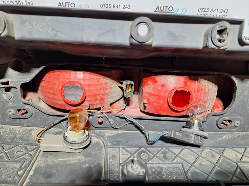 Soclu bec stop dreapta Opel Vivaro 2006-2014