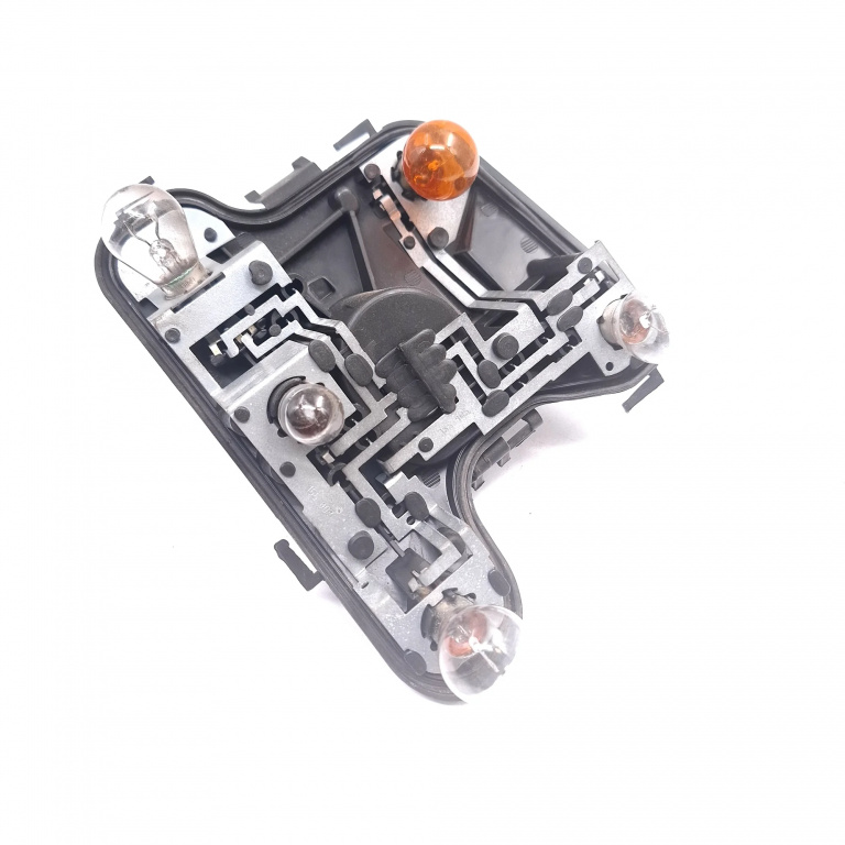 Soclu Bec / Suport Becuri Audi A4 B6 (8E) 2000-2004 153947, 15394700 Hella