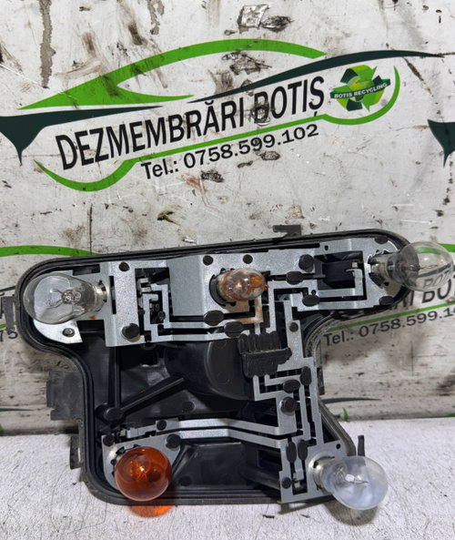 Soclu becuri lampa stop pe aripa dreapta Audi A4 B6 [2000 - 2005] Sedan 1.8 T MT (150 hp)