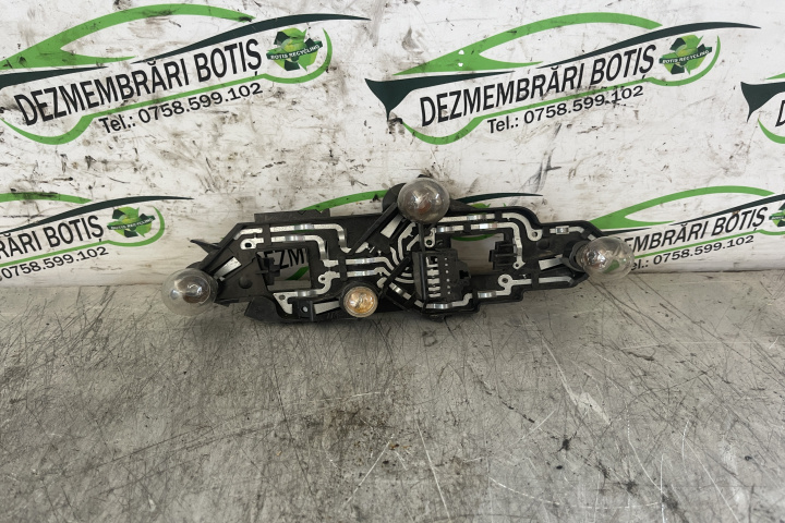 Soclu becuri lampa stop pe aripa dreapta 89022860507 / 89022 860 507 Peugeot 307 [2001 - 2005] Hatchback 3-usi 1.6 MT (109 hp)